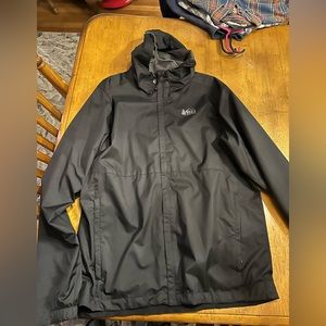 Men’s Medium REI Groundbreaker Rain Jacket 2.0